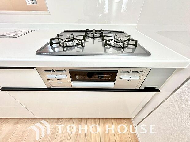 毎日料理をする、料理が好き、家族が多くて量を作る必要がある、等の方々にとっては必須の3口コンロ。