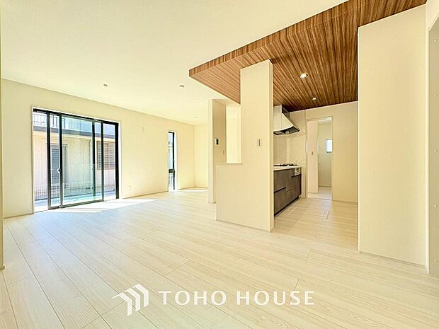 作り手の「気持ちの良いリビングでお過ごししていただきたい」という思いを感じさせます。