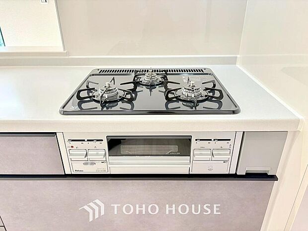 毎日料理をする、料理が好き、家族が多くて量を作る必要がある、等の方々にとっては必須の3口コンロ。