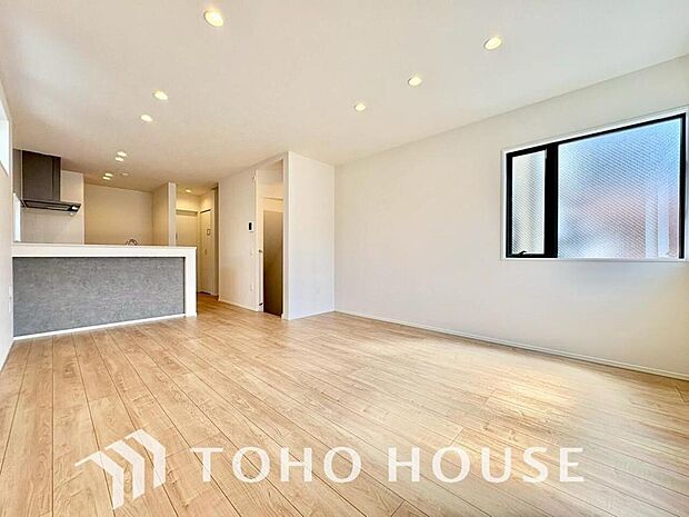 造りこんだ空間演出の妙が生み出す光と質のハーモニーはこの住宅のクオリティの良さを実感させてくれます。