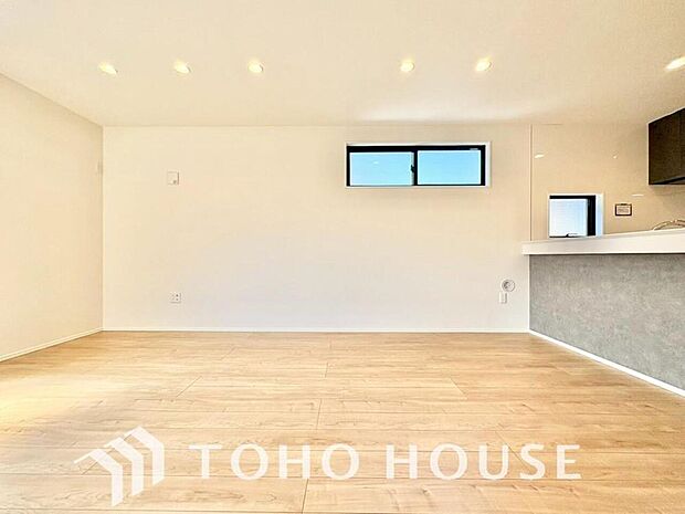 作り手の「気持ちの良いリビングでお過ごししていただきたい」という思いを感じさせます。