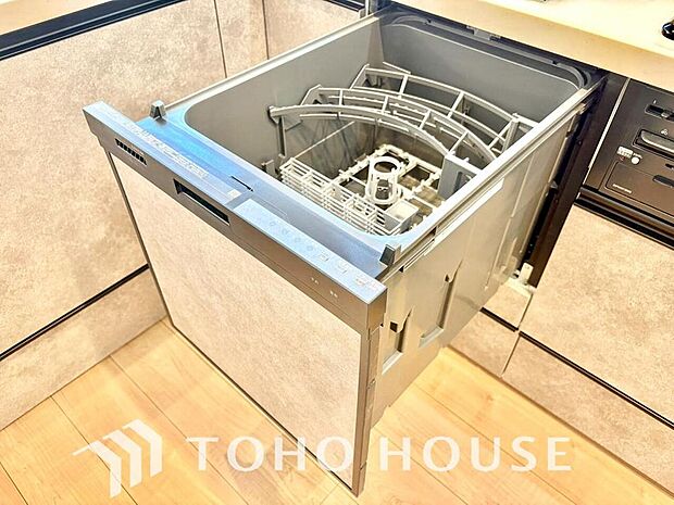 高温水や高圧水流を使う事で効率よく食器洗浄できます。殺菌効果も高いので哺乳瓶等を洗う際にも便利です。