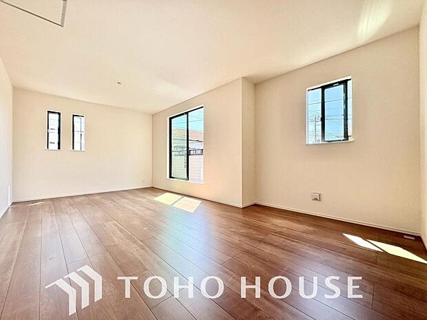 造りこんだ空間演出の妙が生み出す光と質のハーモニーはこの住宅のクオリティの良さを実感させてくれます。