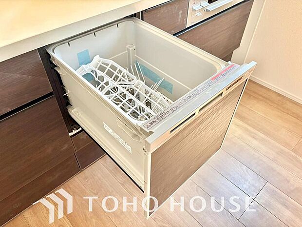 高温水や高圧水流を使う事で効率よく食器洗浄できます。殺菌効果も高いので哺乳瓶等を洗う際にも便利です。