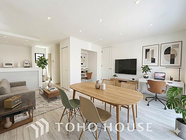 明るく穏やかな空気の中で飲んだり、食べたり、笑ったり。一日の中で多くの時間を過すことになるリビング。