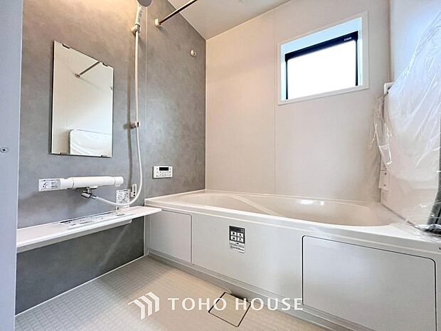 一日の疲れを癒すための心地よいバスタイムを演出する浴室はゆとりあるサイズを採用。