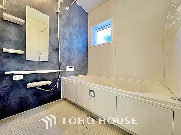 心地よいバスタイムを演出する浴室はゆとりあるサイズを採用。