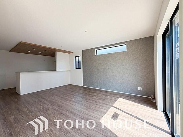 作り手の「気持ちの良いリビングでお過ごししていただきたい」という思いを感じさせます。