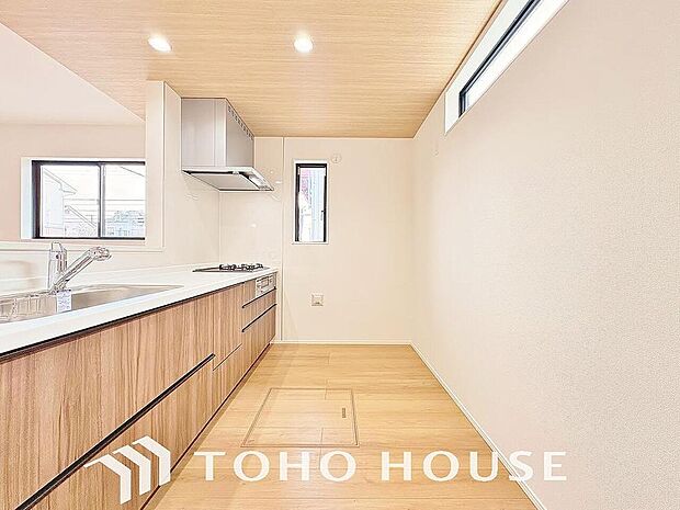 お料理の上手な方が、独壇場でお料理の腕を披露するスタイルに向いているキッチンです。