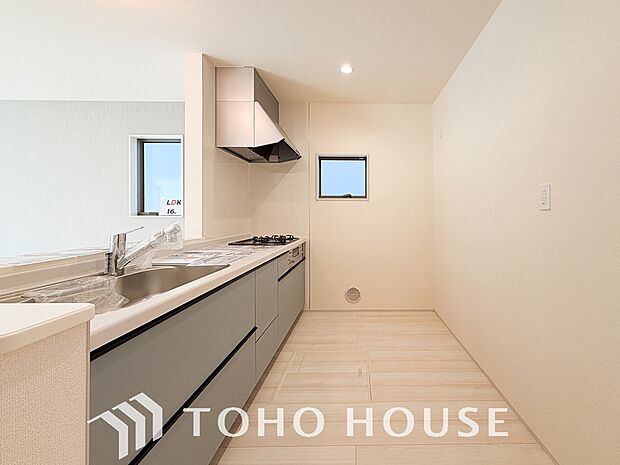 お料理の上手な方が、独壇場でお料理の腕を披露するスタイルに向いているキッチンです。