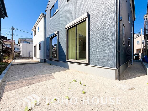 めまぐるしく過ぎ行く日々の中で、休息と癒しを提供してくれる空の下のプライベート空間があります。