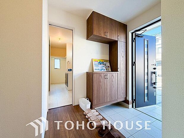 ダウンライトを使用しお洒落に演出。帰りたくなる家をテーマに設計。いつも「人」と「家」の間に・・・。