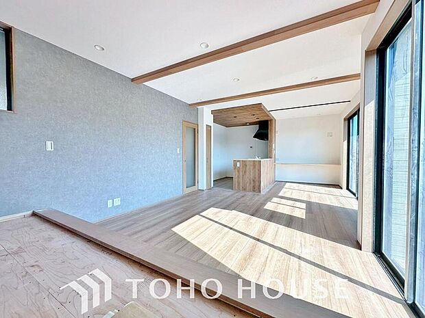 作り手の「気持ちの良いリビングでお過ごししていただきたい」という思いを感じさせます。