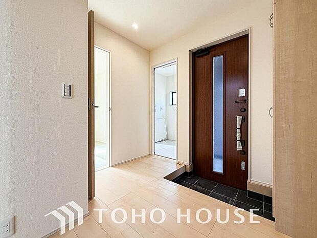 ダウンライトを使用しお洒落に演出。帰りたくなる家をテーマに設計。いつも「人」と「家」の間に・・・。