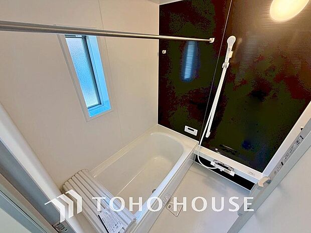 心地よいバスタイムを演出する浴室はゆとりあるサイズを採用。