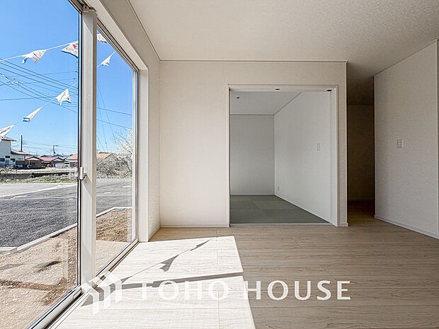 家族皆が集まる場所だからこそ、一番明るく使い勝手のいい空間に仕上げております。