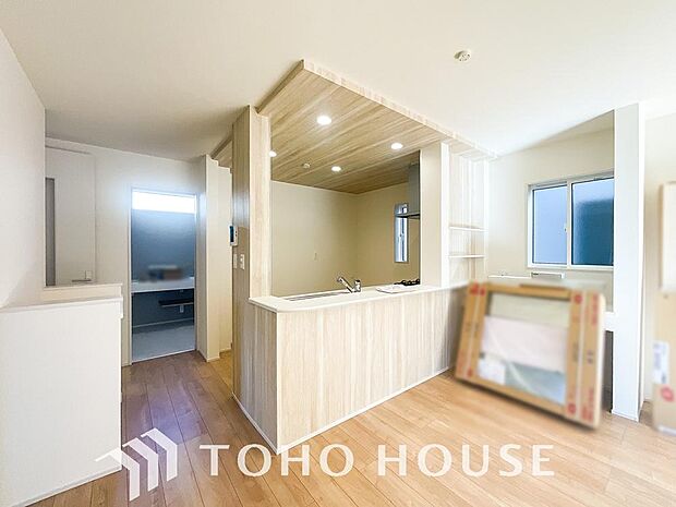 造りこんだ空間演出の妙が生み出す光と質のハーモニーはこの住宅のクオリティの良さを実感させてくれます。