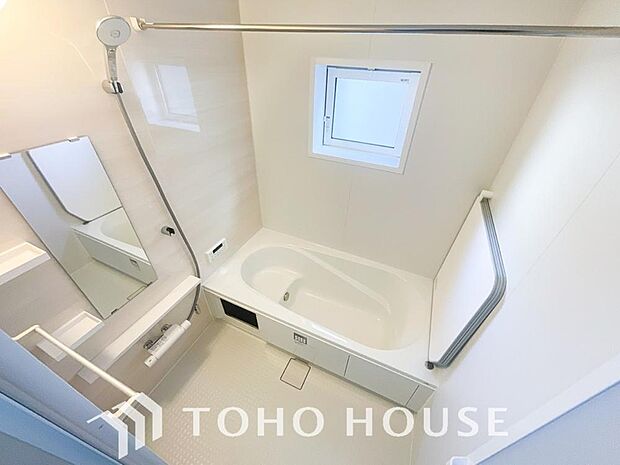 心地よいバスタイムを演出する浴室はゆとりあるサイズを採用。