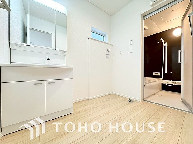 シンプルだからこそ使いやすい。スタンダードなデザインの洗面台はお掃除もしやすくいつも清潔。