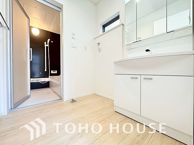 シンプルだからこそ使いやすい。スタンダードなデザインの洗面台はお掃除もしやすくいつも清潔。