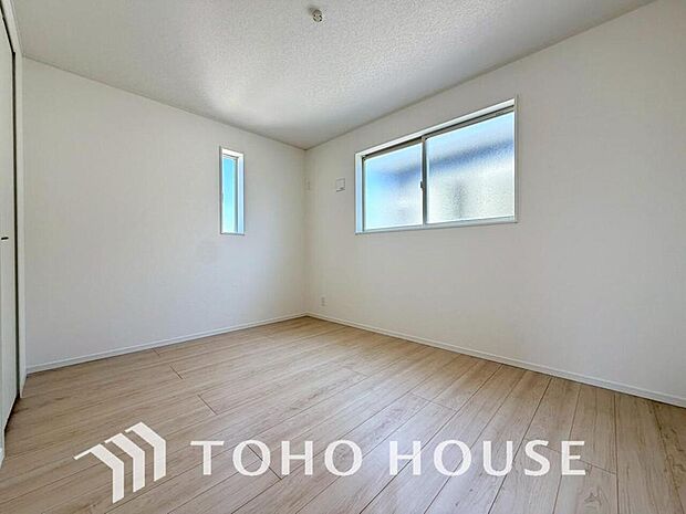 快適な光を取り入れ、心地よい風を取り入れます。心と体をゆったりと安らげる寝室。