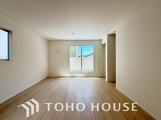 家族皆が集まる場所だからこそ、一番明るく使い勝手のいい空間に仕上げております。