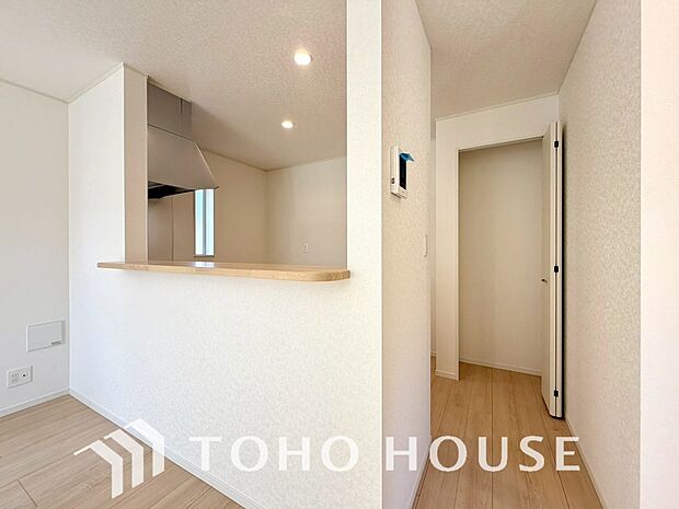 家族皆が集まる場所だからこそ、一番明るく使い勝手のいい空間に仕上げております。