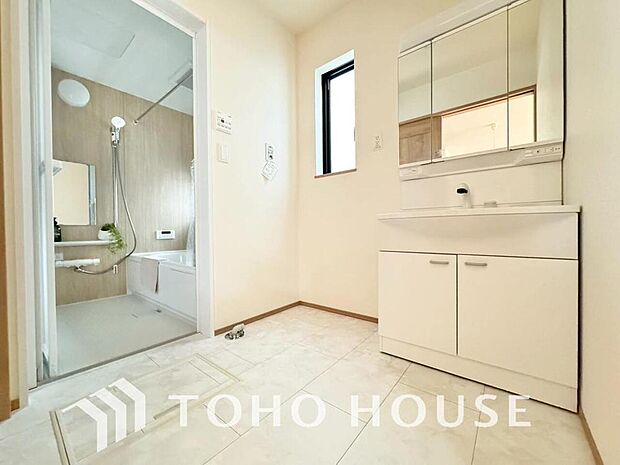 シンプルだからこそ使いやすい。スタンダードなデザインの洗面台はお掃除もしやすくいつも清潔。