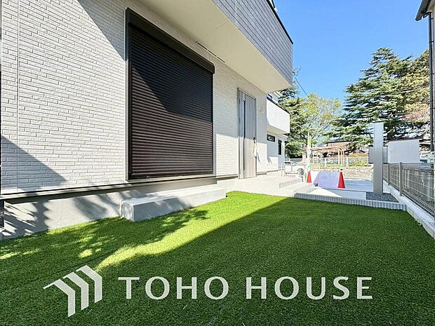 四季折々の変化を楽しめる心地よい場所。時間の経過と共に味わいが出る素敵な空間へ。