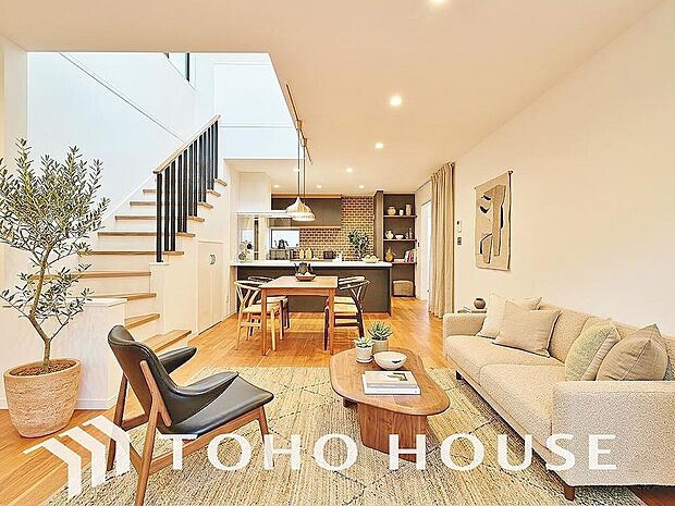 家族皆が集まる場所だからこそ、一番明るく使い勝手のいい空間に仕上げております。