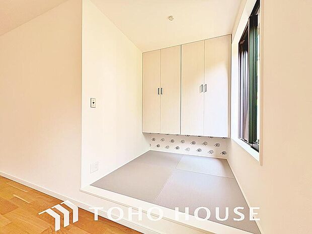 快適な光を取り入れ、心地よい風を取り入れます。心と体をゆったりと安らげる寝室。