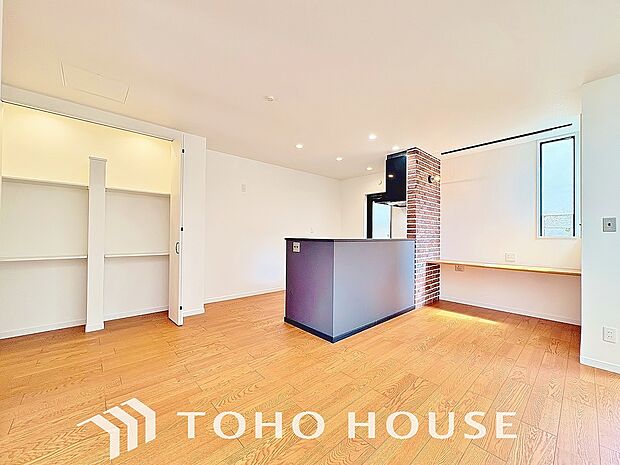 朝は爽やかな日差しを浴びながら、家族みんなでおいしい朝食。昼下がりにはのんびりと過ごすひと時。