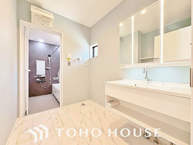 シンプルだからこそ使いやすい。スタンダードなデザインの洗面台はお掃除もしやすくいつも清潔。