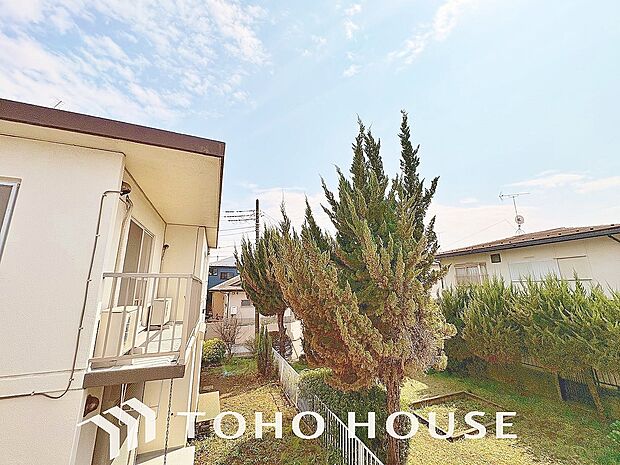 豊かな陽光に照らしだされる素敵な空間。季節を問わず華やいだ素敵な風景をお楽しみいただけます。