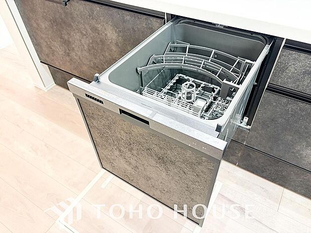 高温水や高圧水流を使う事で効率よく食器洗浄できます。殺菌効果も高いので哺乳瓶等を洗う際にも便利です。