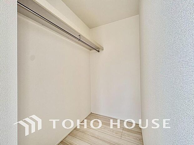 たっぷりと荷物を入るよう広々としたウォークインクローゼットを完備、使い勝手の良さを追求しております。