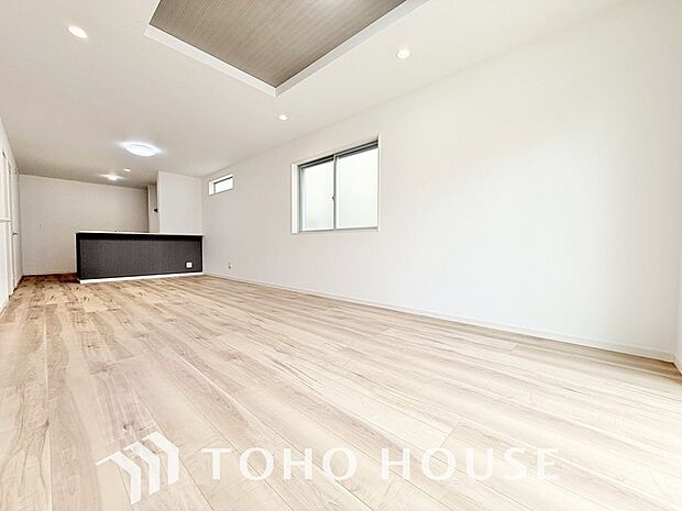 リビングも広く設け、訪れる人々を暖かく迎えてくれます。