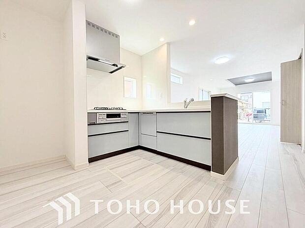 お料理の上手な方が、独壇場でお料理の腕を披露するスタイルに向いているキッチンです。