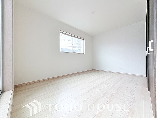 お子様の心と体を優しく見守る子供部屋として、将来的に自立心を育てるお部屋作りをぜひご検討ください。