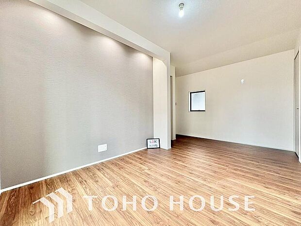 作り手の「気持ちの良いリビングでお過ごししていただきたい」という思いを感じさせます。