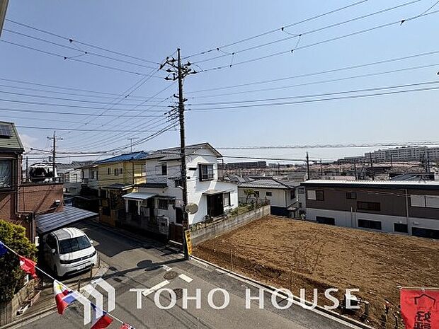 豊かな陽光に照らしだされる素敵な空間。季節を問わず華やいだ素敵な風景をお楽しみいただけます。