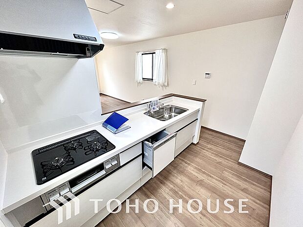 お料理の上手な方が、独壇場でお料理の腕を披露するスタイルに向いているキッチンです。