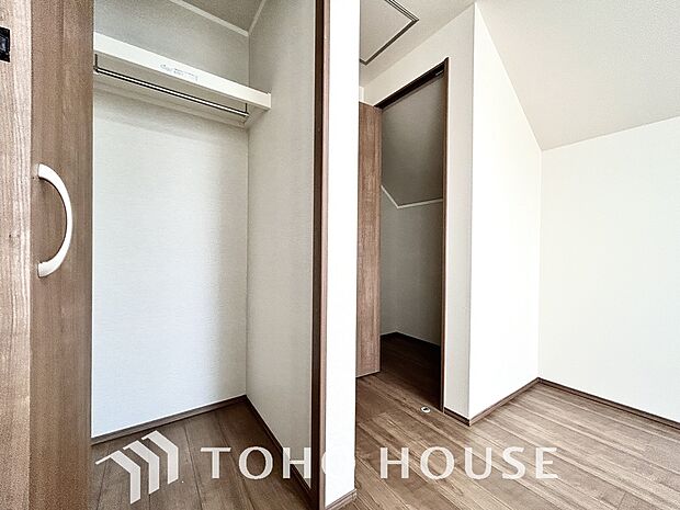 各居室にはクローゼットを完備し、家具の配置にも困らない設計がされています。