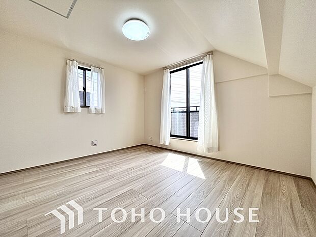 暖色系の照明は、心理的にも落ち着きを得られやすいそうです。