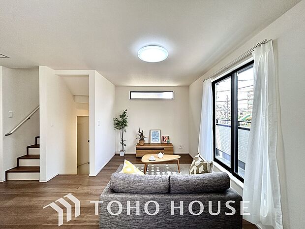 造りこんだ空間演出の妙が生み出す光と質のハーモニーはこの住宅のクオリティの良さを実感させてくれます。