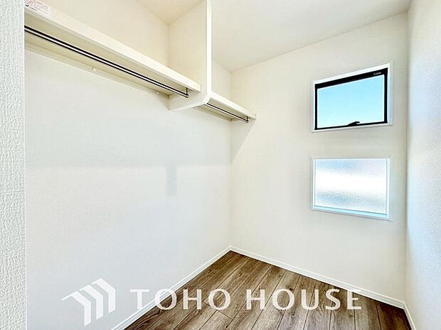 たっぷりと荷物が入るよう、ウォークインクローゼットを完備いたしました。