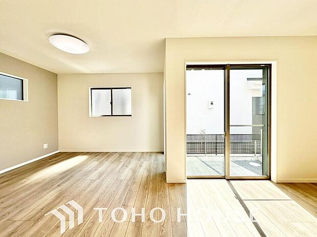 ホワイトナチュラルのテイストが、自然体で過ごせる心地良さ生み出しています。