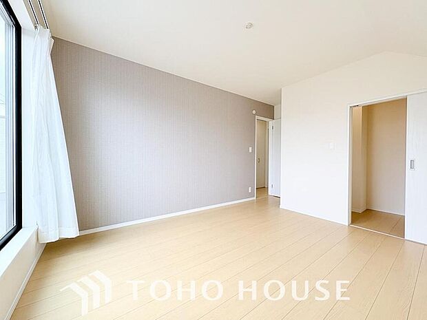 心と体をゆったりと安らげる主寝室。寝室のゆとりが大きい分だけ、暮らしの安らぎは深まります。