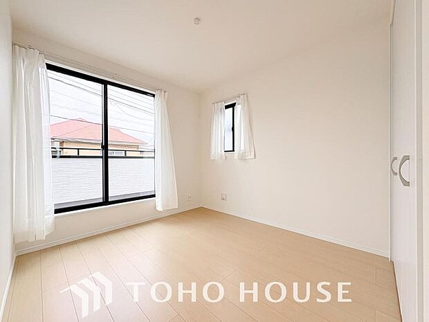 お子様の心と身体を見守る子供部屋として、小さな自立心を育むお部屋作りを見越してご覧下さい。