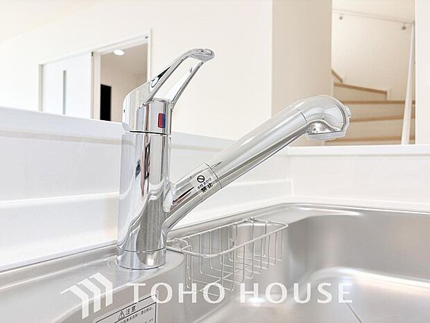 浄水と原水をボタン一つで切り替えられる浄水器一体型水洗。近年主流になりつつある人気の設備です。